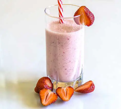 strawberry smoothie with protein powder